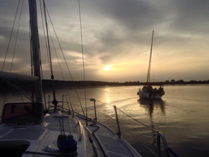 Die Ruhe auf einer Yacht in Tscherkassy - viel Spaß.