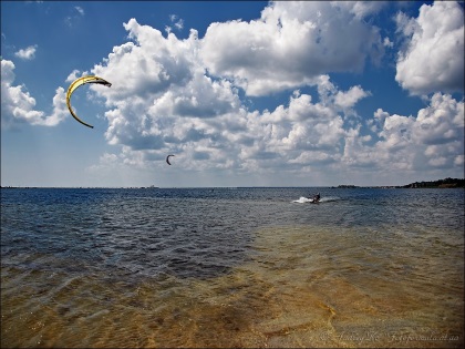 Kitesurfing in Cherkassy.