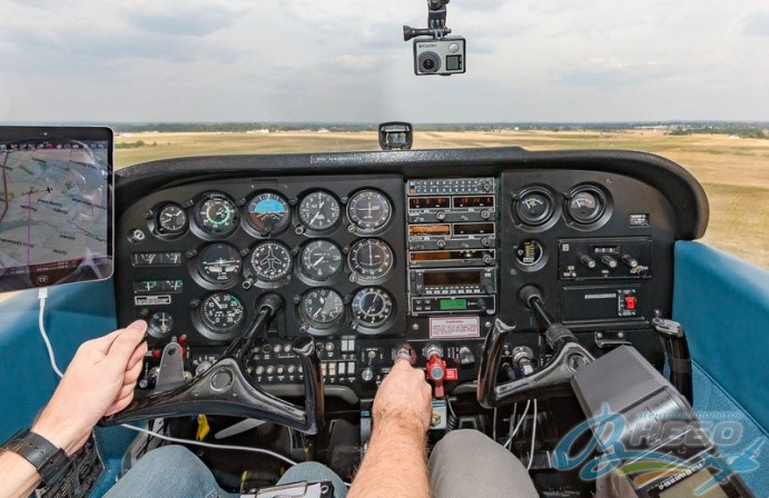 Fliegen auf Flugzeuge in Tscherkassy.