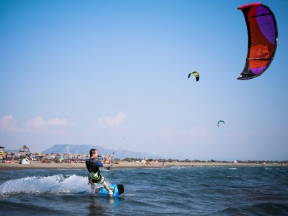 Kitesurfing in Cherkassy.